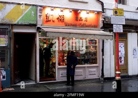 Numero 6 Gerrard Street in Cina città dove ristoratore tak Pingyeung deve passare da al numero 4.25 gennaio 2002 foto Andy Paradise Foto Stock