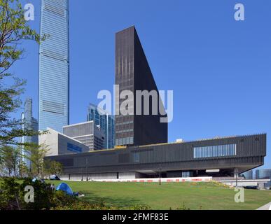 M+ Museum, un museo d'arte contemporanea nel distretto culturale di West Kowloon (WKCD), Hong Kong, in fase di completamento. Foto Stock