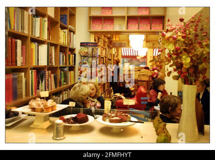 Libri per Cooks Shop a Londra W11 Notting Hill...per John Voospic David Sandison 26/11/2001 Foto Stock