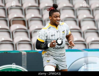 Twickenham Stoop, Londra, Regno Unito. 9 maggio 2021. Rugby, Harlequins contro Wasps; Paolo OooGwu di Wasps celebra il suo Try Credit: Action Plus Sports/Alamy Live News Foto Stock