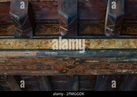 Architettura religiosa Anatoliana Selcuklu del XIII secolo con colonne originali in legno la Moschea Esrefoglu di Beysehir, Konya Foto Stock