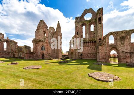 ARBROATH ABBEY ANGUS SCOTLAND ALL'INTERNO DELLA SAGRESTIA DEL TRANSETTO SUD E DEI CHIOSTRI Foto Stock