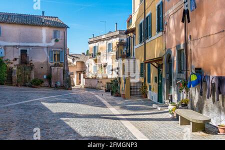 Vista panoramica a Castel Gandolfo, in provincia di Roma, Lazio, Italia centrale. Foto Stock