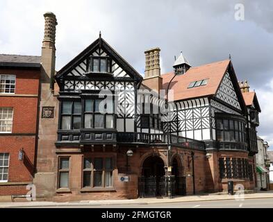 Bank House costruita nel 1875 presso la piazza del mercato Vecchio Ad Altrincham Foto Stock