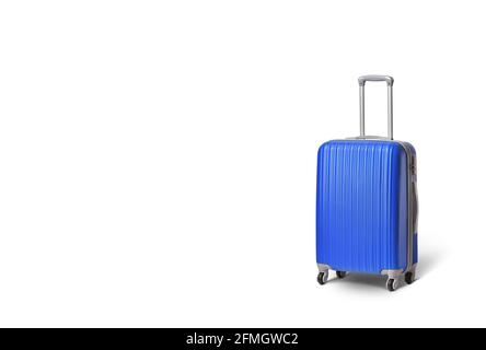 Valigia blu brillante su sfondo bianco isolato Foto Stock
