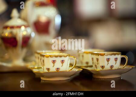 Tazze da caffè tradizionali e decorative turche d'epoca Foto Stock