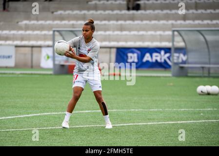 Nikita Parris dell'Olympique Lyonnais si scalda in vista della partita di calcio femminile D1 Arkema tra GPSO 92 Issy e Olympique Lyonnais il 9 maggio 2021 allo stadio le Gallo di Boulogne-Billancourt, Francia - Foto Melanie Laurent / A2M Sport Consulting / DPPI Foto Stock