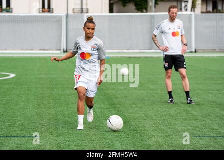 Nikita Parris dell'Olympique Lyonnais si scalda in vista della partita di calcio femminile D1 Arkema tra GPSO 92 Issy e Olympique Lyonnais il 9 maggio 2021 allo stadio le Gallo di Boulogne-Billancourt, Francia - Foto Melanie Laurent / A2M Sport Consulting / DPPI Foto Stock