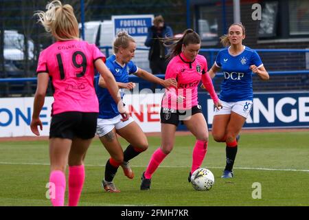 Milngavie, Regno Unito. 09 maggio 2021. Azione durante la Scottish Building Society Scottish Women's Premier League 1 Fixture Rangers FC vs Glasgow City, Rangers Training Complex, Milngavie, East Dunbartonshire. 09/05/2021 | Credit: Colin Poultney/Alamy Live News Foto Stock