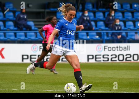 Milngavie, Regno Unito. 09 maggio 2021. Brianna Westrup (26) del Rangers Woman FC durante la Scottish Building Society Scottish Women's Premier League 1 Fixture Rangers FC contro Glasgow City, Rangers Training Complex, Milngavie, East Dunbartonshire. 09/05/2021 | Credit: Colin Poultney/Alamy Live News Foto Stock