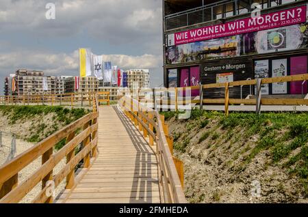 Aspern Seestadt (Lakeside City) è uno dei più grandi progetti di sviluppo urbano d’Europa. Situato nel ventiduesimo distretto nord-orientale di Vienna, in rapida crescita Foto Stock