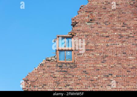 Demolizione dell'originale edificio vuoto Moose Lodge a Burlington, Iowa Foto Stock