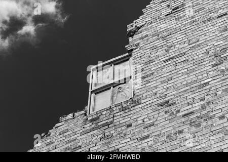 Demolizione dell'originale edificio vuoto Moose Lodge a Burlington, Iowa Foto Stock