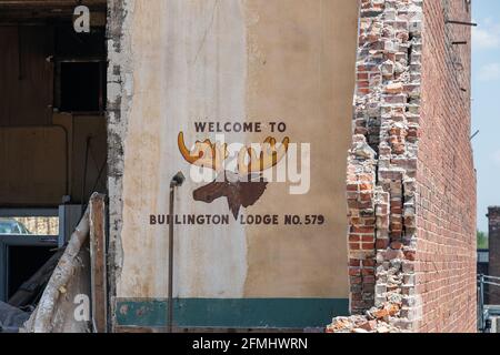 Demolizione dell'originale edificio vuoto Moose Lodge a Burlington, Iowa Foto Stock