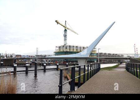 Il ponte Joop van der Reijdenbrug sul vecchio reno A Valkenburg, Paesi Bassi Foto Stock