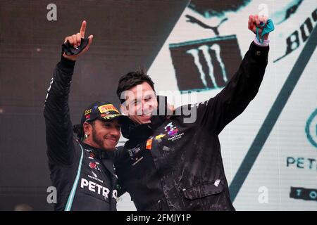 File foto datata 15-11-2020 di Lewis Hamilton e Toto Wolff. Data di emissione: Lunedì 10 maggio 2021. Foto Stock