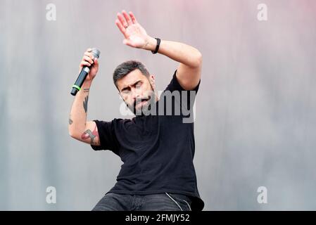 David Martinez Alvarez suona sul palco durante il concerto di Nits al Carme presso l'Auditorio Marina sur di la Marina de Valencia. (Foto di Xisco Navarro / SOPA Images/Sipa USA) Foto Stock