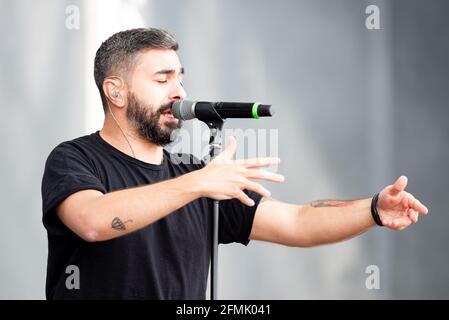 Valencia, Spagna. 09 maggio 2021. David Martinez Alvarez suona sul palco durante il concerto di Nits al Carme presso l'Auditorio Marina sur di la Marina de Valencia. Credit: SOPA Images Limited/Alamy Live News Foto Stock