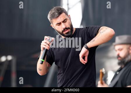 Valencia, Spagna. 09 maggio 2021. David Martinez Alvarez suona sul palco durante il concerto di Nits al Carme presso l'Auditorio Marina sur di la Marina de Valencia. Credit: SOPA Images Limited/Alamy Live News Foto Stock