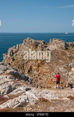 Rovine del Castello alla Pointe de Dinan, Armorique regionale Parco Nazionale, Crozon penisola, Finisterre (29), Brittany, Francia Foto Stock