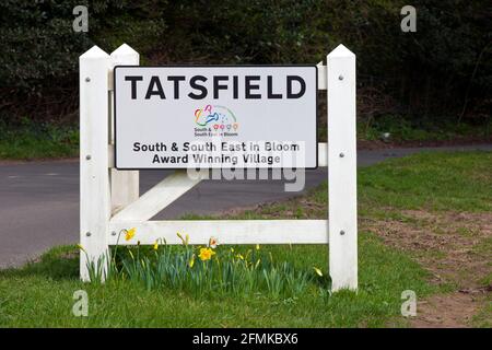 Cartello Village per Tatsfield in Surrey, Inghilterra, Regno Unito Foto Stock