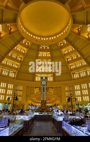 Psar Thmei vecchio stile art deco mercato interno centrale Phnom Penh Cambogia Foto Stock