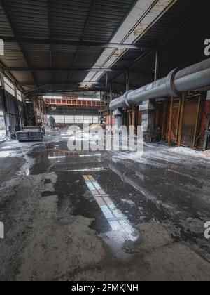 UrbEx, abbandonata vecchia fabbrica da qualche parte in Belgio. Foto Stock