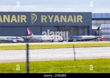 Aerei di linea di bilancio in deposito all'aeroporto di Stansted in Essex durante la pandemia di Coronavirus. Foto Stock