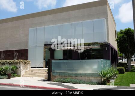 COSTA MESA, CALIFORNIA - 8 MAGGIO 2021: Ristorante e bar Silver Trumpet vicino al Segerstrom Center for the Arts Foto Stock