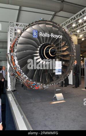 Il motore aerodinamico Rolls Royce Trent 900 è in mostra al Farnborough International Airshow 2010, montato su Airbus A380. Turboventilatore di bypass alto Foto Stock