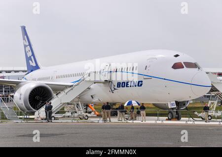 Prototipo dimostratore Boeing 787 Dreamliner jet plane in regime corporativo, facendo il suo debutto al Farnborough International Airshow 2010 Foto Stock