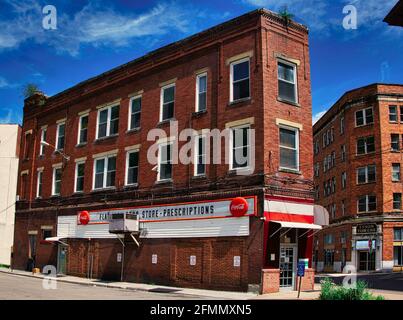 Un edificio in ferro piano in Mullens WV USA Foto Stock