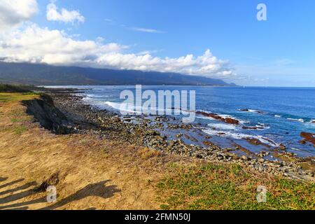 Jialulan Recreation Area, splendida spiaggia rocciosa di Jialulan situata a Taitung, Taiwan orientale Foto Stock