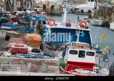 Dettagli della barca dal porto di Livorno al mare a Livorno Italia Foto Stock