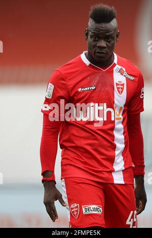 Monza, 10 maggio 2021. Mario Balotelli dell'AC Monza durante la partita della Serie B allo stadio U-Power di Monza. L'immagine di credito dovrebbe essere: Jonathan Moscop / Sportimage Foto Stock