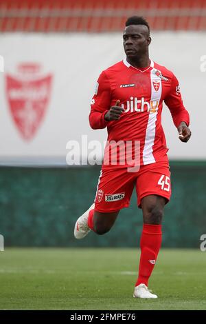 Monza, 10 maggio 2021. Mario Balotelli dell'AC Monza durante la partita della Serie B allo stadio U-Power di Monza. L'immagine di credito dovrebbe essere: Jonathan Moscop / Sportimage Foto Stock