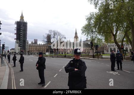 Westminster London, Regno Unito. 11 Maggio 2021. Apertura di Stato del Parlamento. Alla presenza dell'HM Queen Elizabeth II, del primo ministro Boris Johnson e di altri, in una cerimonia ridotta, conforme al Covid, che definisce l'ordine del giorno del governo per la prossima sessione parlamentare. Credit: Andrew Stehrenberger / Alamy Live News Foto Stock