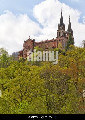 Basilica di Nostra Signora di battaglie, Covadonga, Asturias, Spagna. Foto Stock