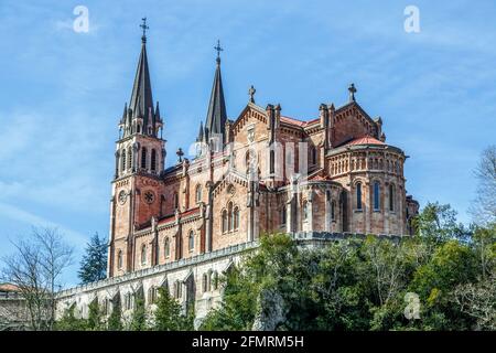 Basilica di Nostra Signora di battaglie, Covadonga, Asturias, Spagna. Foto Stock