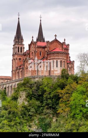 Basilica di Nostra Signora di battaglie, Covadonga, Asturias, Spagna. Foto Stock