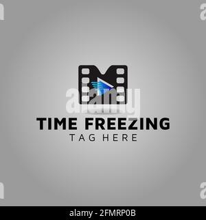 I logo sono basati su vettori e sono integrati nel software Illustrator. È completamente modificabile e scanalabile senza perdere la risoluzione. Migliora la tua visibilità e ottieni un Illustrazione Vettoriale