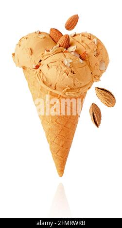 Gelato alle mandorle isolato su bianco con percorso di ritaglio Foto Stock