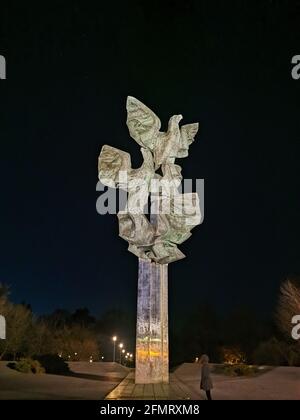 Szczecin, Polonia: Monumento all'Endeavour Polacco, tre aquile - Trzy Orly, Pomnik Czynu Polakow, Parco Kasprowicza Foto Stock