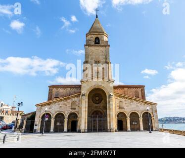 Chiesa di San Pedro a Gijon Asturias, Spagna Foto Stock