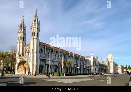 Lisbona, Portogallo - 19 marzo 2016: Monastero di Jeronimos, un monastero dell'Ordine di San Girolamo situato vicino alla riva della parrocchia di Belem, nel Th Foto Stock