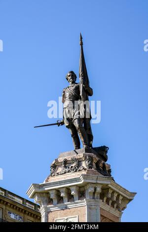 San Sebastian, Spagna 12 settembre 2020: Piazza con monumento all'ammiraglio Antonio de Oquendo a San Sebastian, Spagna Foto Stock