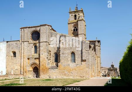 La Iglesia de Santa María la Real, sasamon, Spagna, UNESCO - Pellegrino la strada di Santiago de Compostela Foto Stock