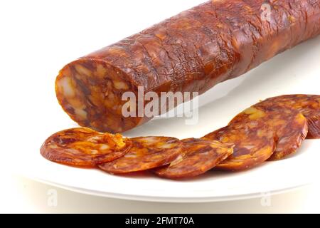 Chorizo iberico??, gustosa salsiccia sul piatto, e affettato Foto Stock