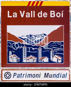 Vall de Boi, Spagna - 29 marzo 2017: Cartello stradale che indica l'ingresso alla Vall de Boi, dichiarato Patrimonio dell'umiltà nel 2000 al suo 9 romanico Foto Stock