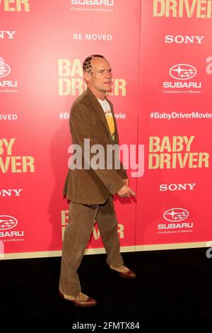 LOS ANGELES - GIU 14: Pulci aka Michael Peter Balzary al 'Baby driver' Premiere al Teatro all'Ace Hotel il 14 Giugno 2017 a Los Angeles, CA Foto Stock